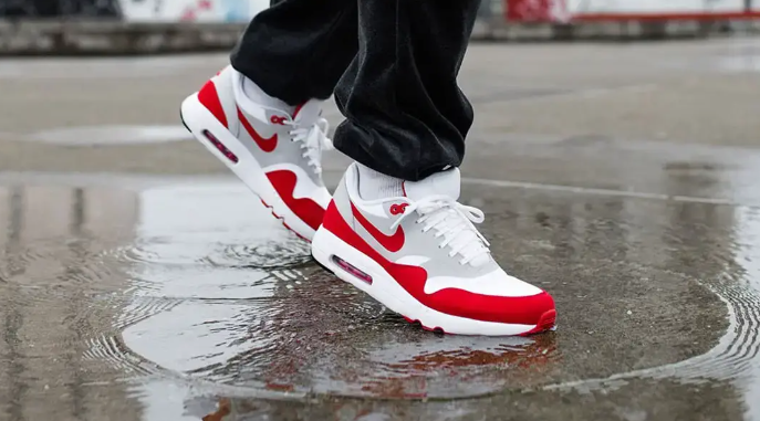 Are Air Maxes Comfortable for Jogging?